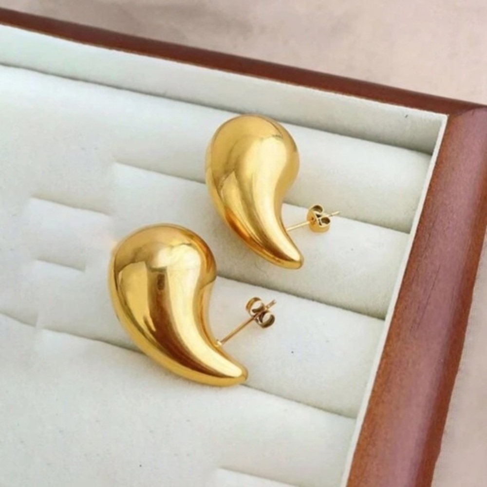 Teardrop Stud Earring - Picture 3 of 13